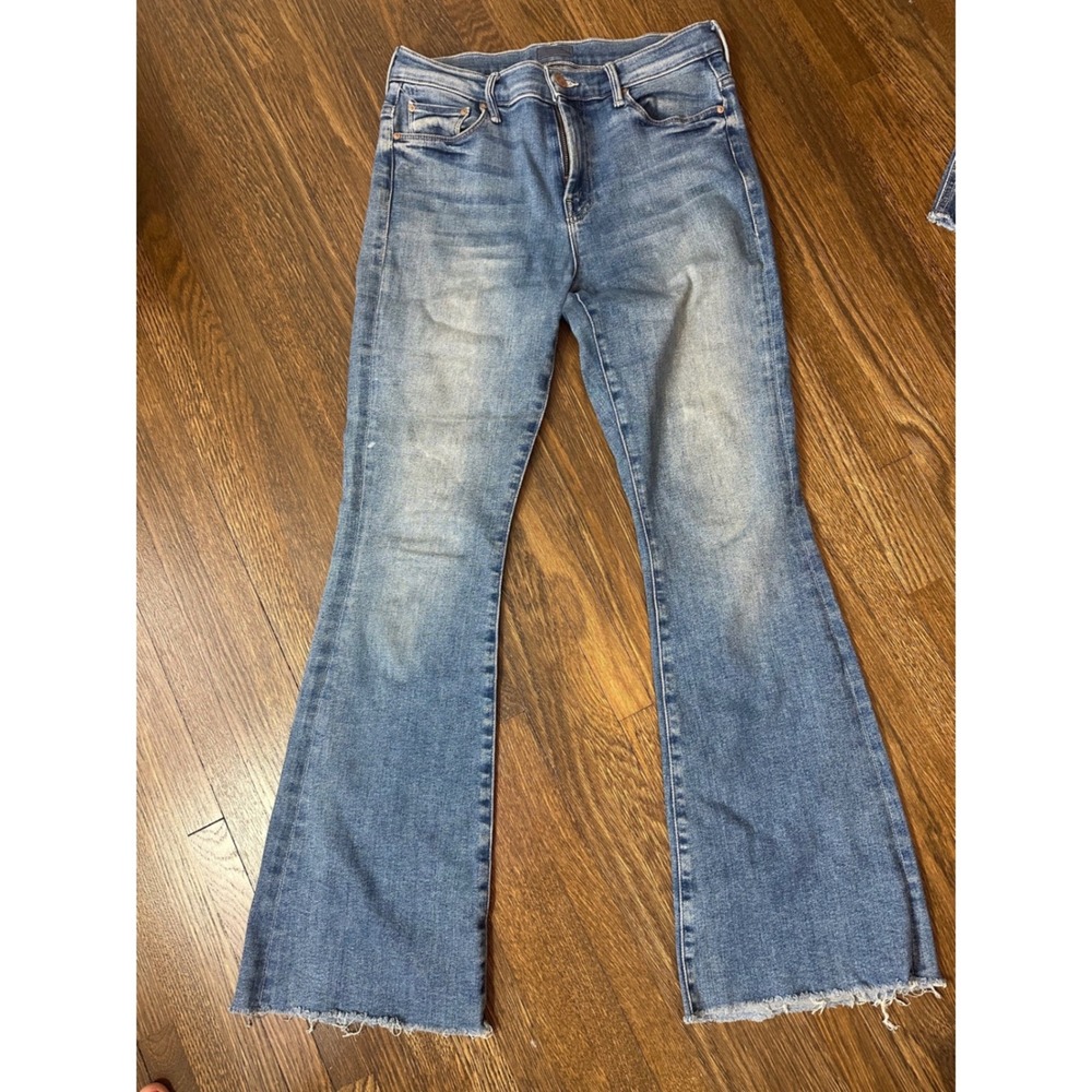 Mother The Weekender Fray Jeans Hop On Hop Off Blue Flare Raw Hem Size 29